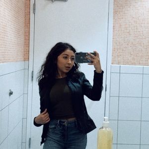 Meet your Posher, Daniela